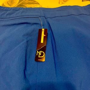 New Directions Women 20 W Electric Blue Ankle Pants